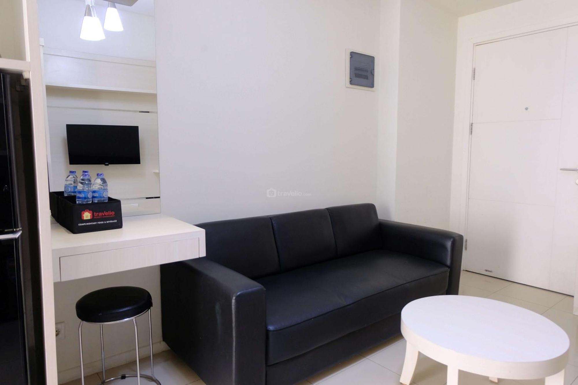 Stylish Modern 2br At Parahyangan By Travelio Apartemen Bandung