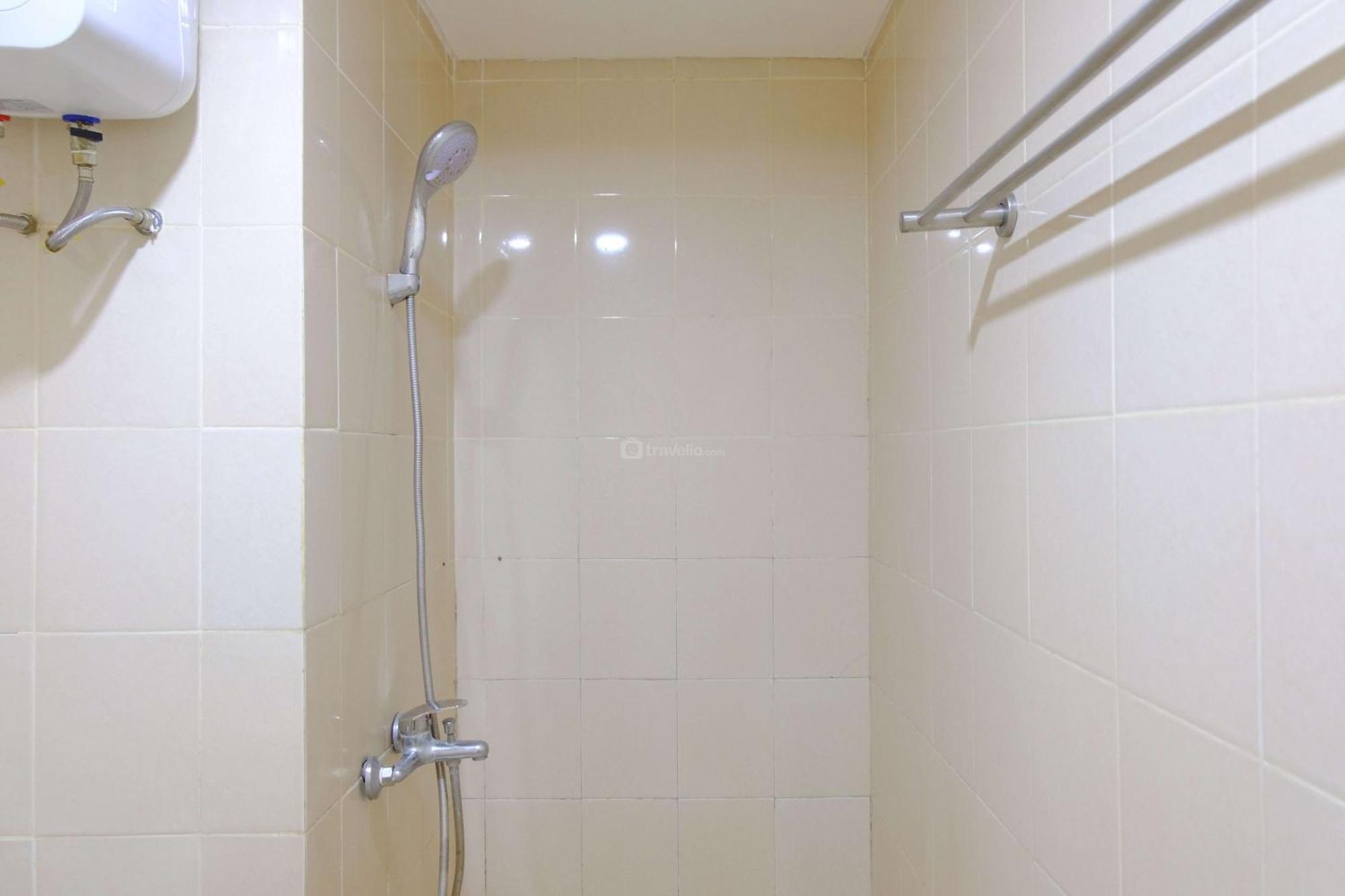 Stylish Modern 2br At Parahyangan By Travelio Apartemen