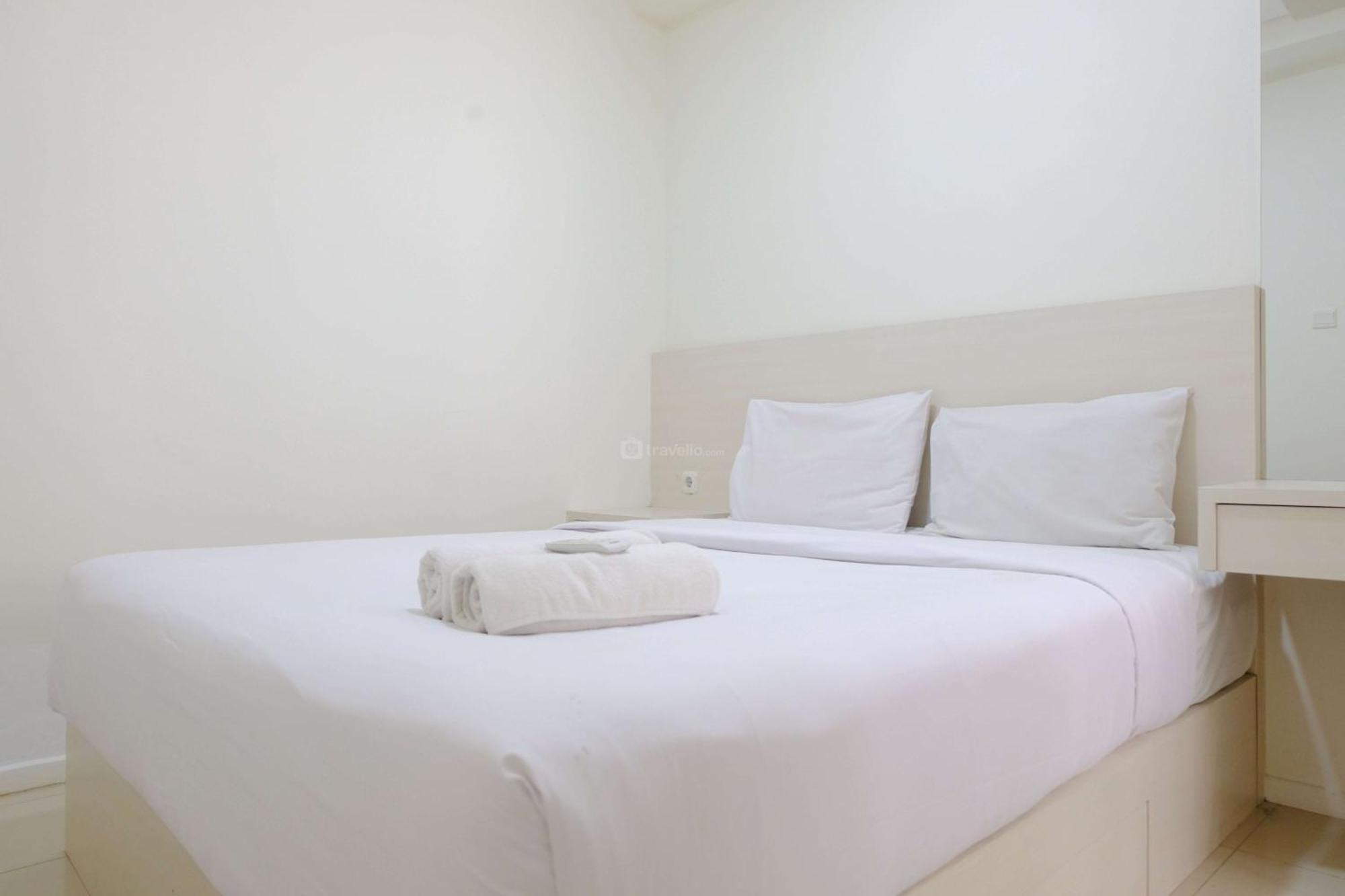 Stylish Modern 2br At Parahyangan By Travelio